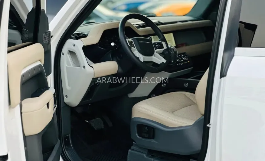 لاند روفر ديفندر 2023 for Sale in الشارقة Image-11