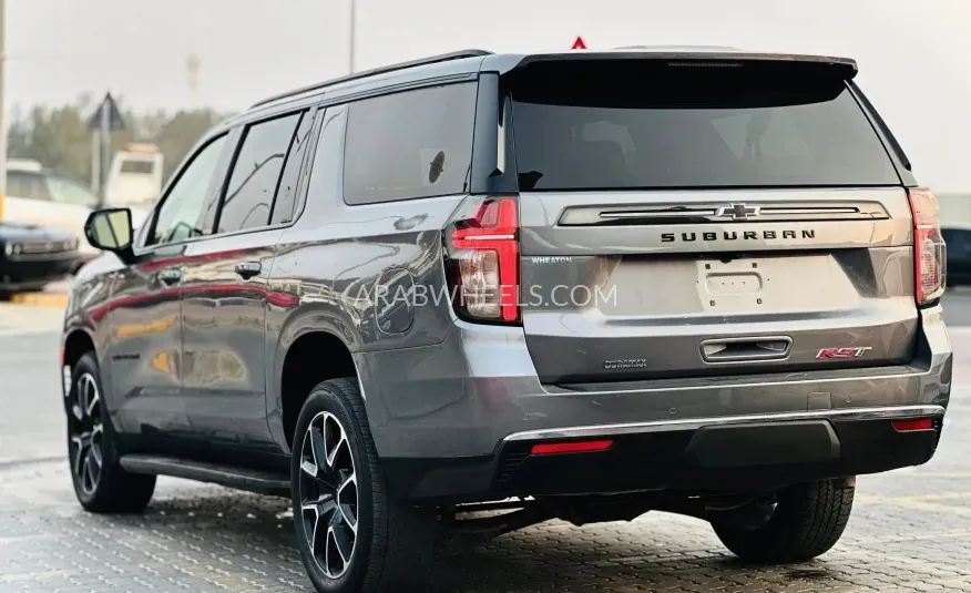Chevrolet Suburban 2021 for Sale in Sharjah Image-7