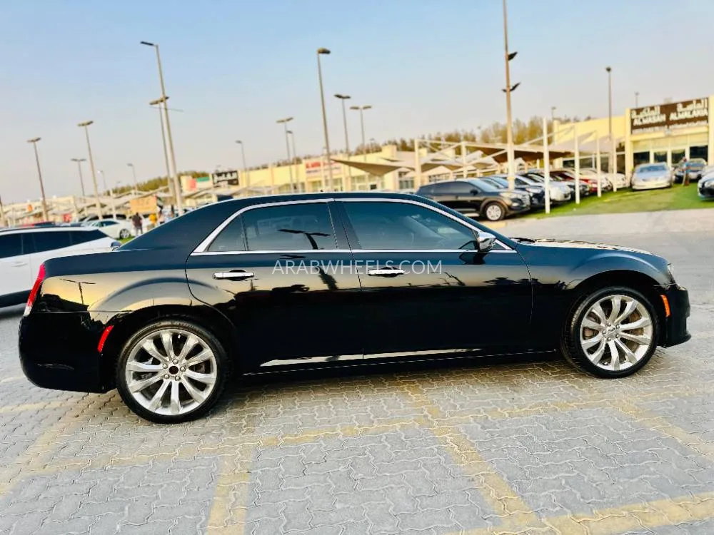 Chrysler 300 2018 for Sale in Sharjah Image-4