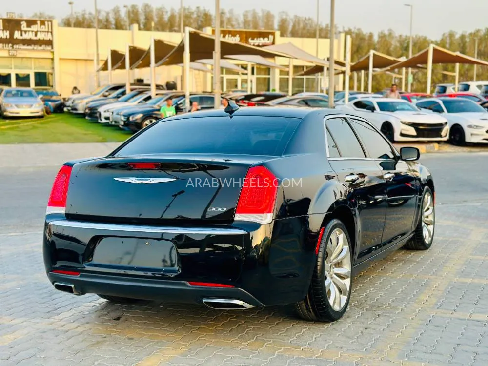 Chrysler 300 2018 for Sale in Sharjah Image-8