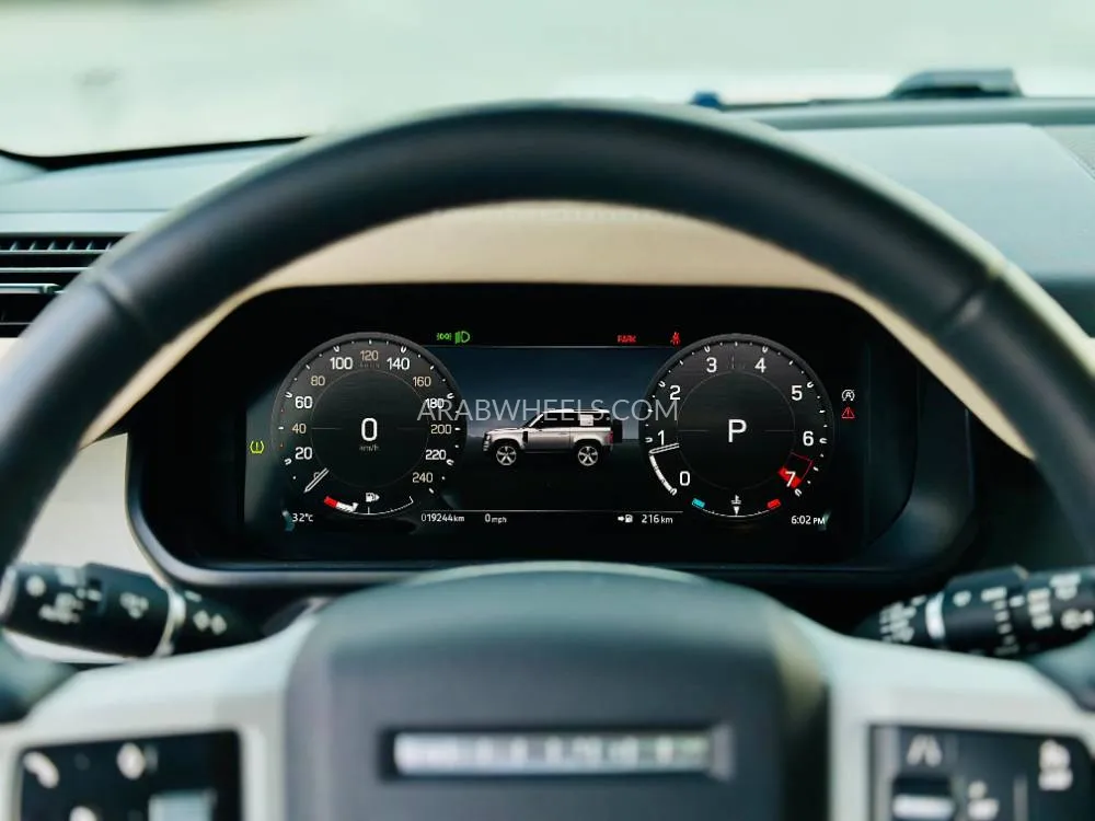 Land Rover Defender 2023 for Sale in Sharjah Image-13
