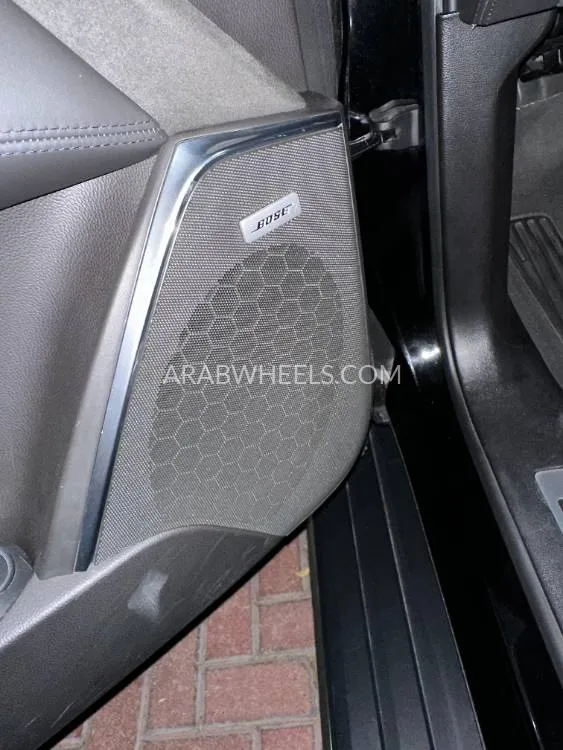 Cadillac Escalade 2017 for Sale in Dubai Image-8