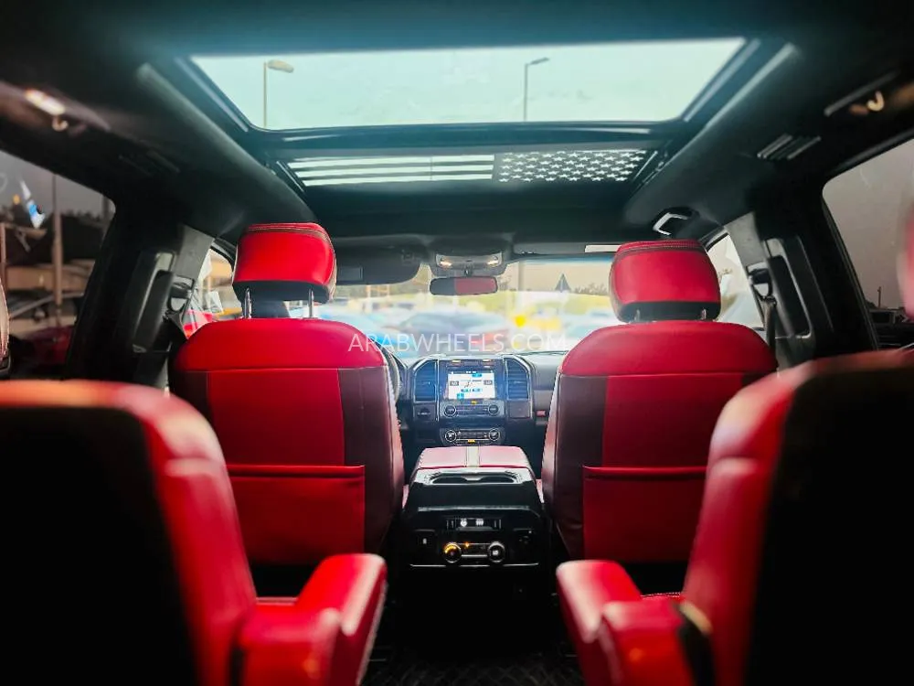 Ford Expedition 2018 for Sale in Sharjah Image-12