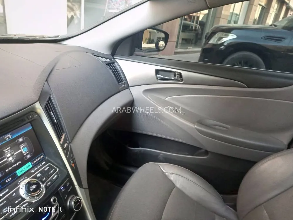 Hyundai Sonata 2011 for Sale in Dubai Image-2