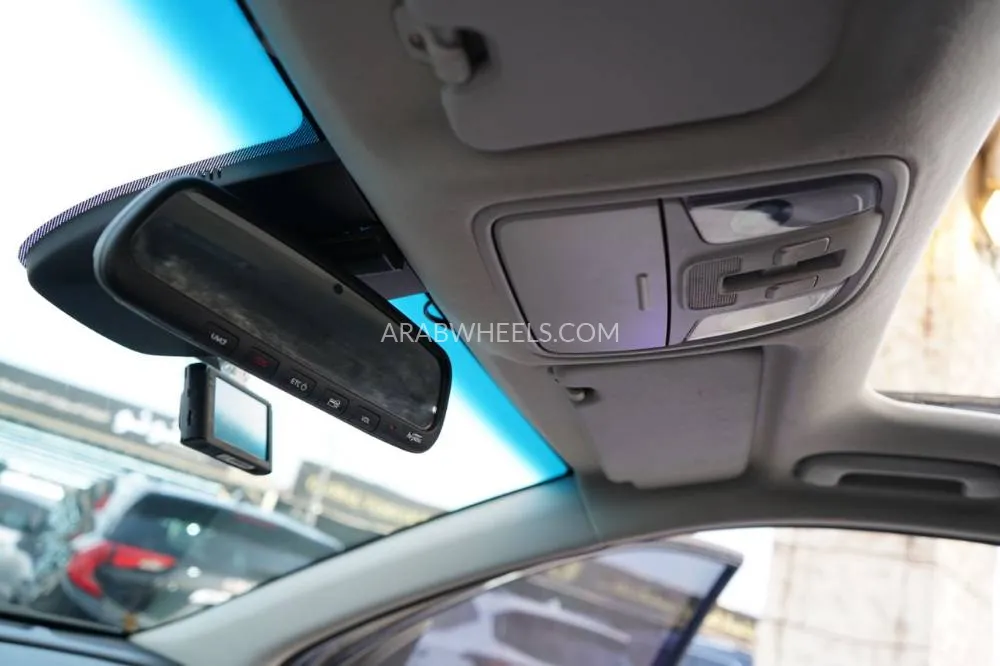 Kia Niro 2020 for Sale in Ajman Image-15