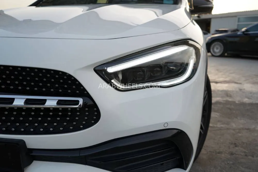 مرسيدس بنز GLA 2023 for Sale in عجمان Image-4
