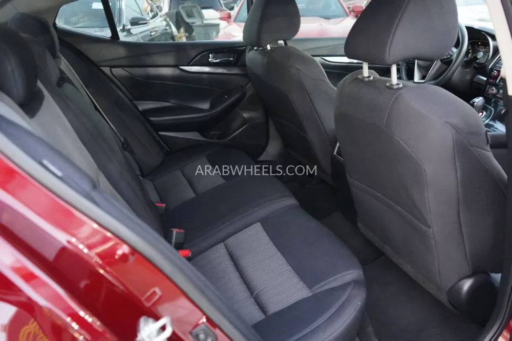 Nissan Maxima 2020 for Sale in Ajman Image-17