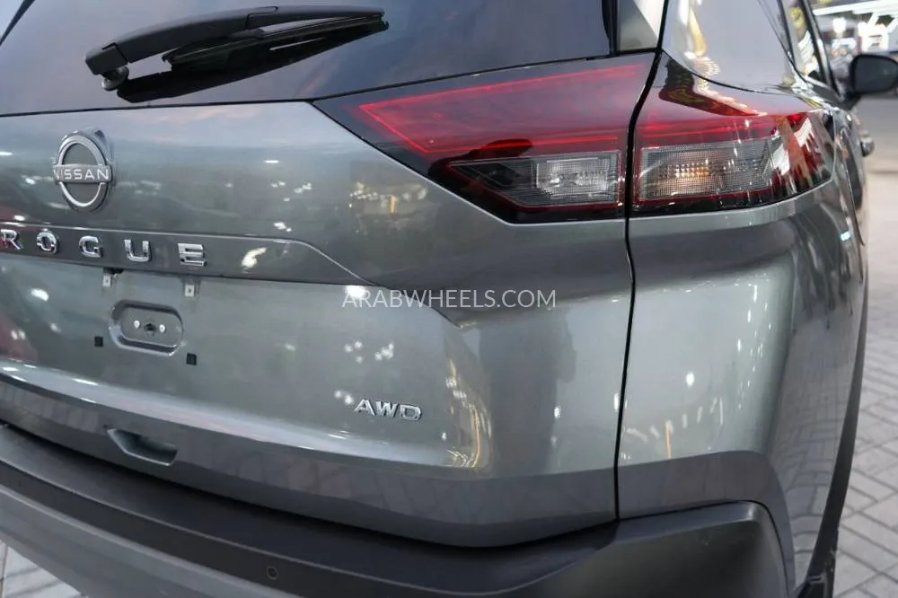 Nissan Rogue 2023 for Sale in Ajman Image-3
