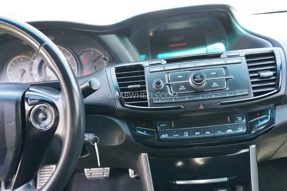 هوندا أكورد 2017 for Sale in عجمان Image-13