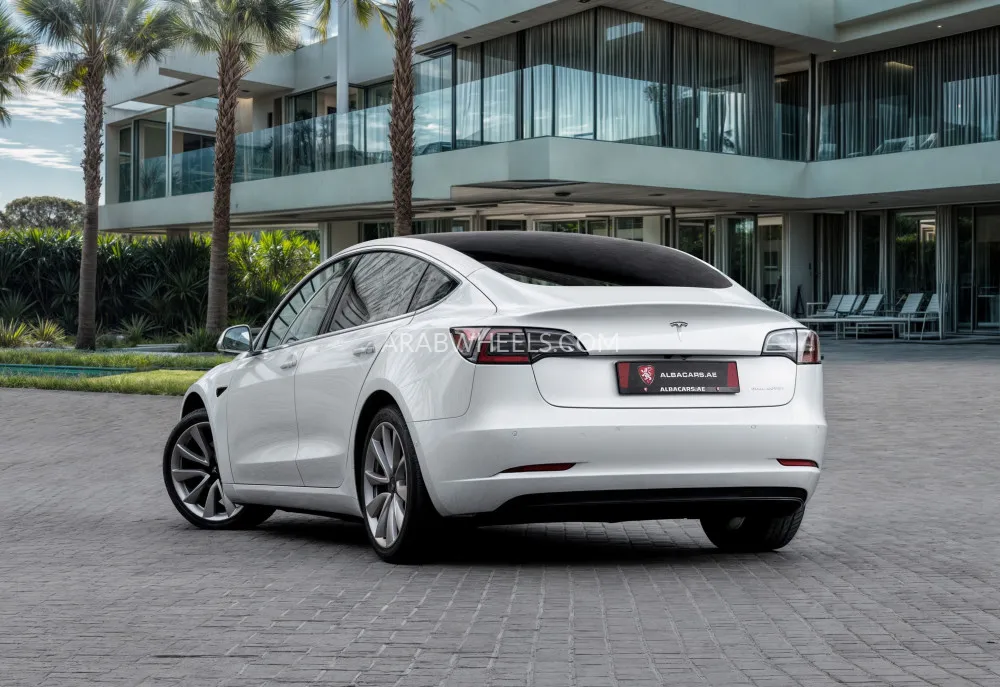 Tesla Model 3 2020 for Sale in Dubai Image-5