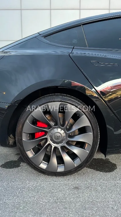 Tesla Model 3 2023 for Sale in Ajman Image-13