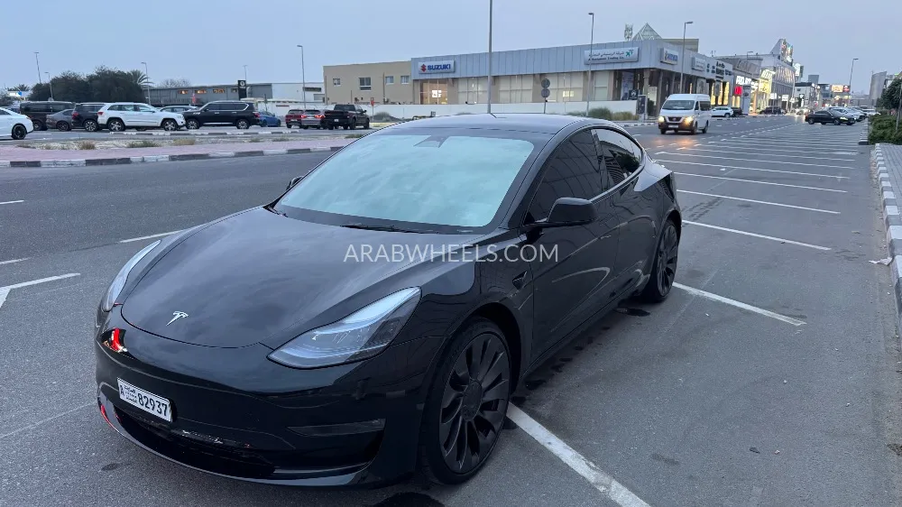 Tesla Model 3 2023 for Sale in Ajman Image-7