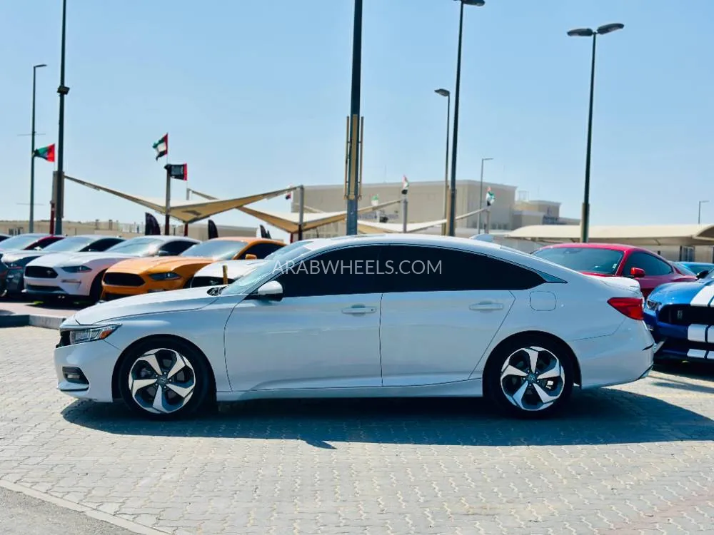 Honda Accord 2018 for Sale in Sharjah Image-8