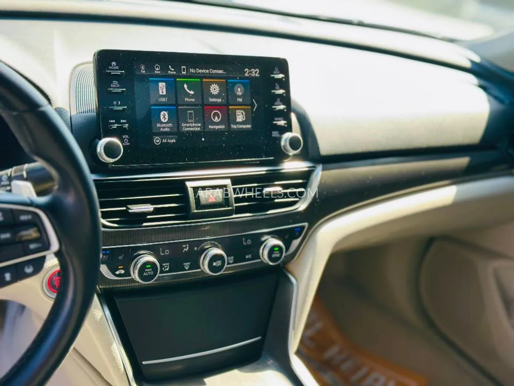 Honda Accord 2018 for Sale in Sharjah Image-12