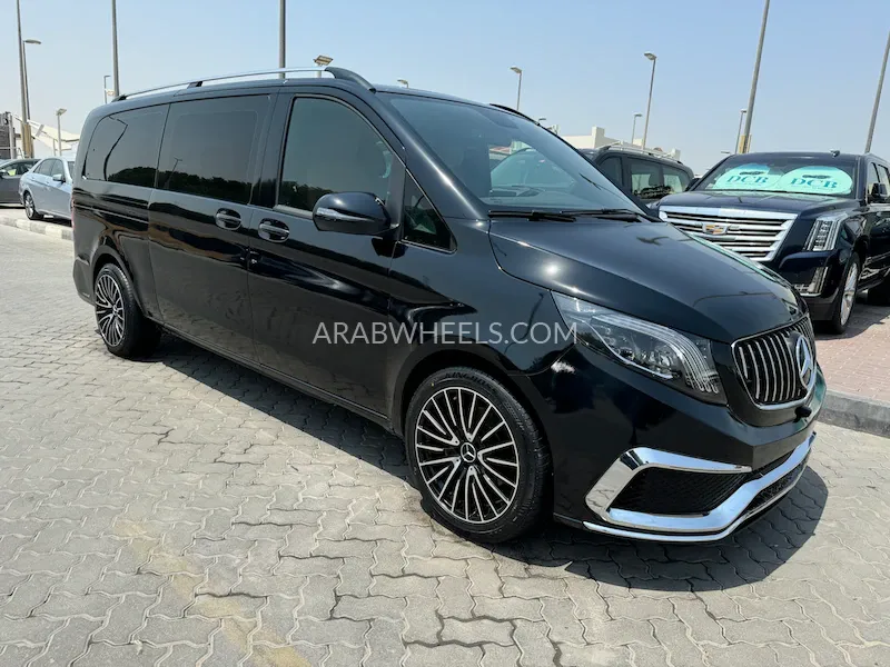 Mercedes Benz V Class 2019 for Sale in Sharjah Image-3
