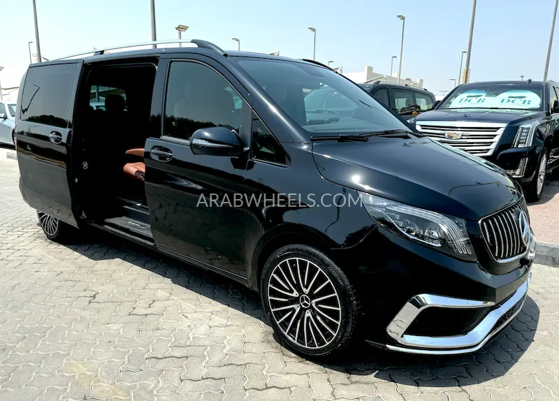Mercedes Benz V Class 2019 for Sale in Sharjah Image-4