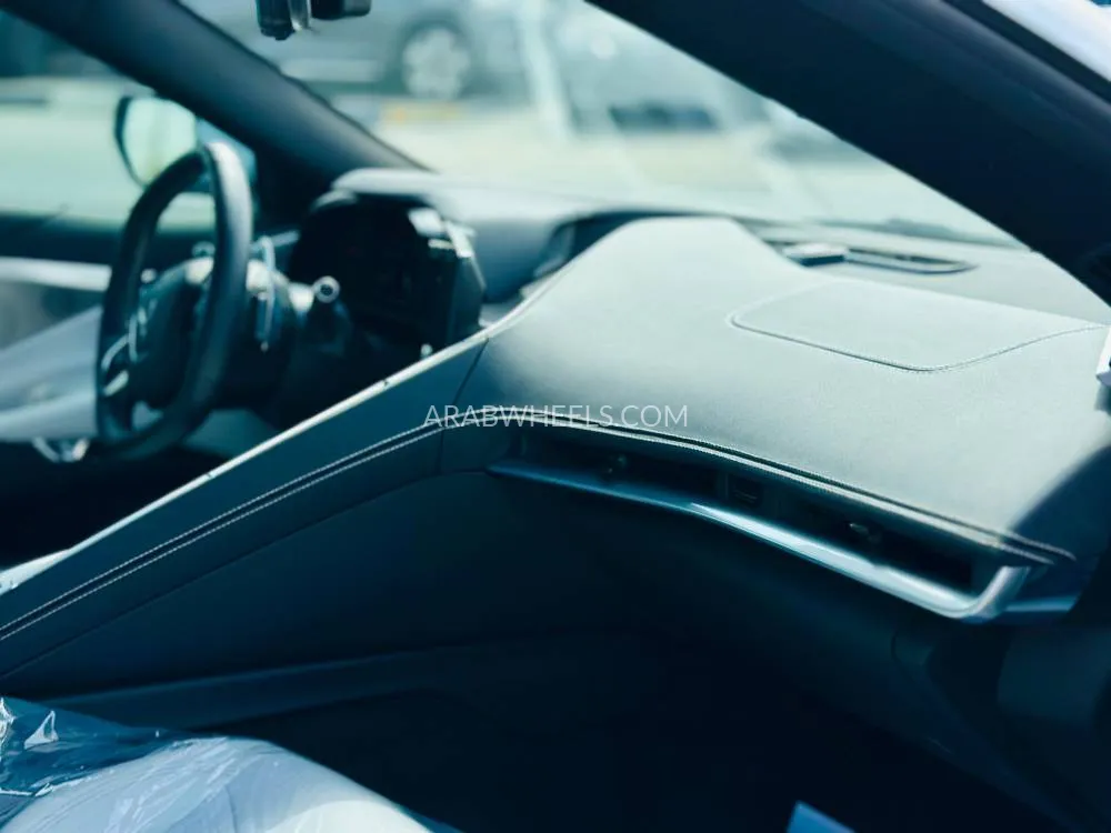 Chevrolet Corvette 2022 for Sale in Sharjah Image-16