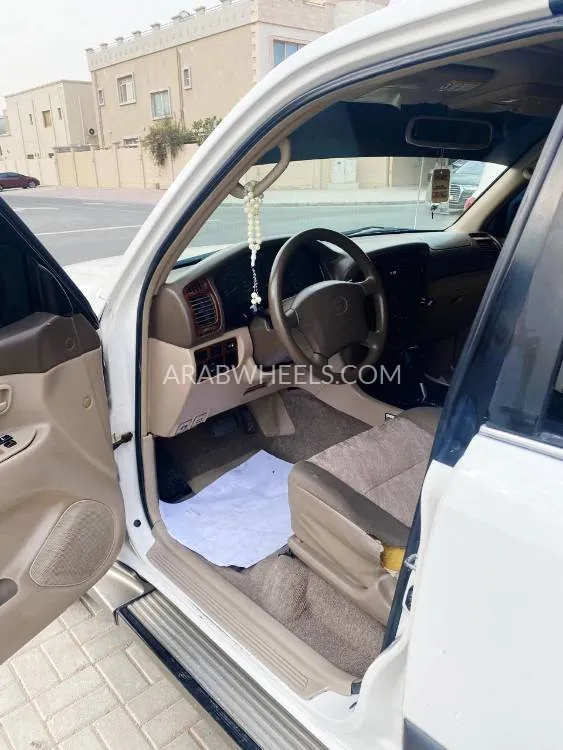 Toyota Land Cruiser 2002 for Sale in Ajman Image-7