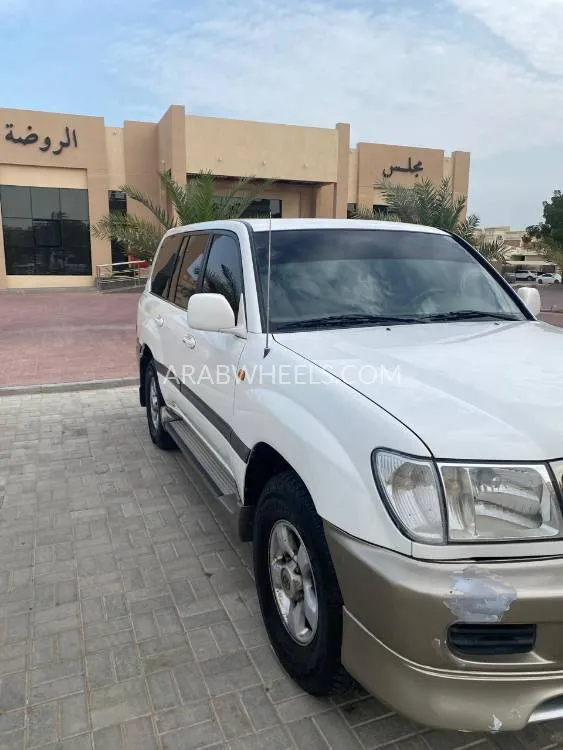 Toyota Land Cruiser 2002 for Sale in Ajman Image-8
