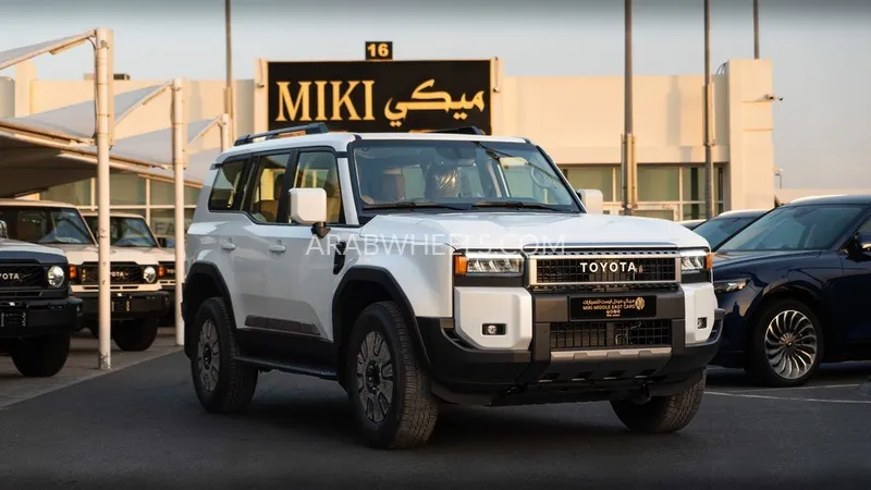 تويوتا لاند كروزر برادو 2024 for Sale in دبي Image-3