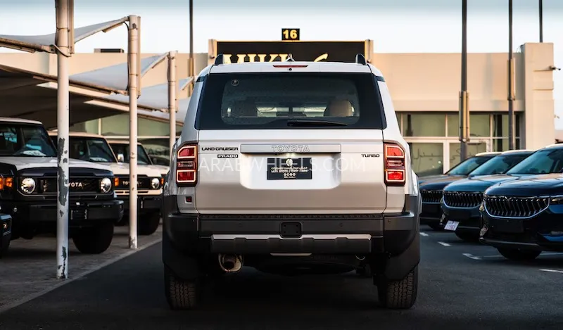 تويوتا لاند كروزر برادو 2024 for Sale in دبي Image-6