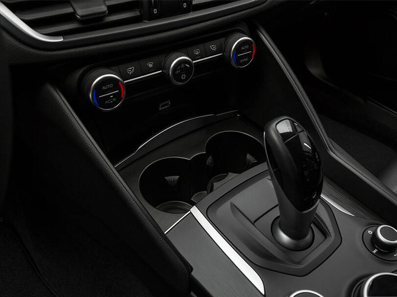 Alfa Romeo Giulia 2025 Interior 