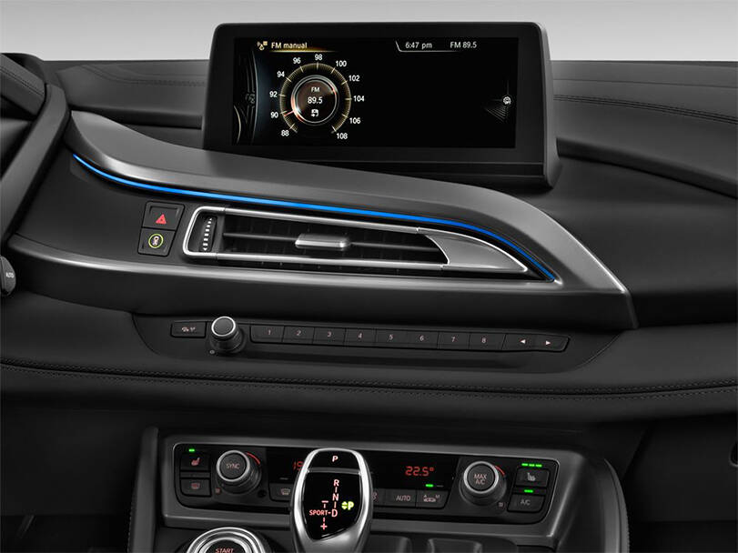 بي إم دبليو i8 الداخلية 
