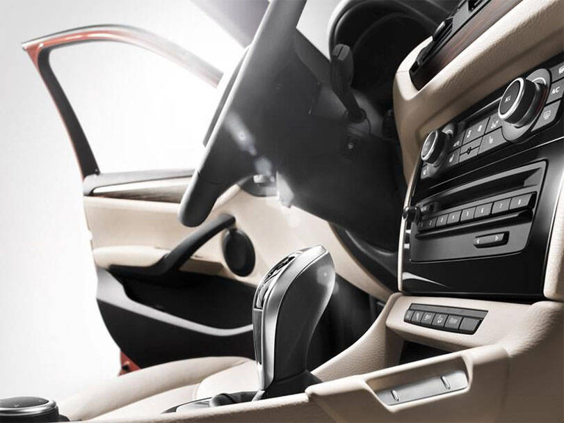 بي إم دبليو X1 الجيل الأول (E48) الداخلية 