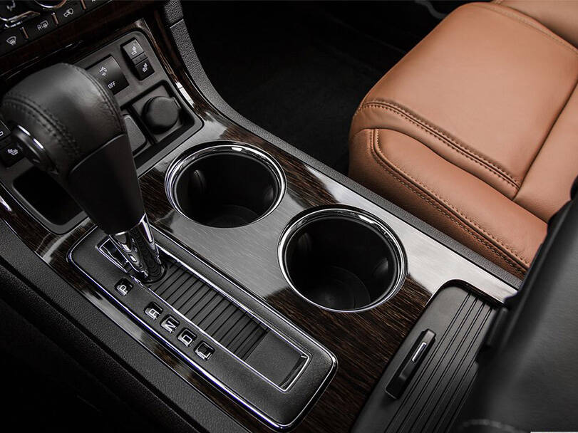 شيفروليه ترافرس الجيل الأول الداخلية 