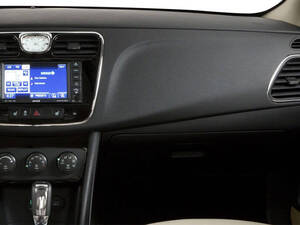 Chrysler 200 Interior 