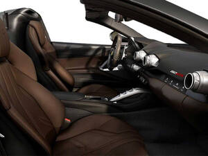 فيراري 812 جي تي إس الداخلية 