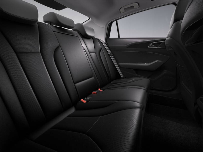 Hongqi H5 1st Generation Interior 