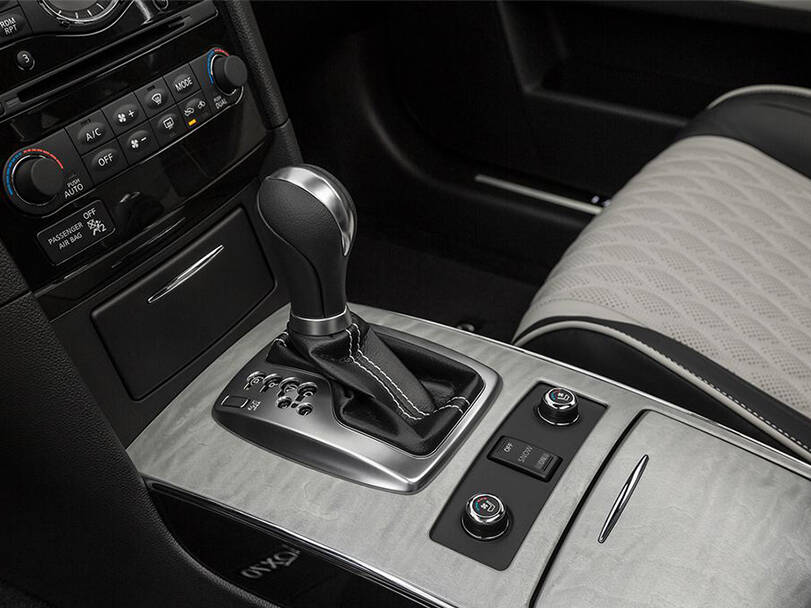 Infiniti QX70 Interior 