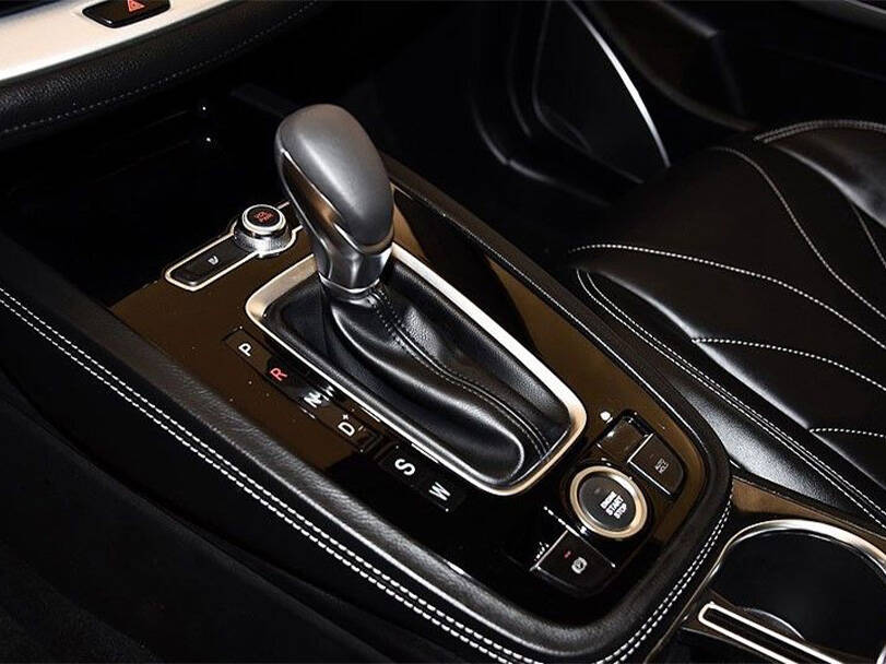 جاكوار X70 2025 الداخلية 