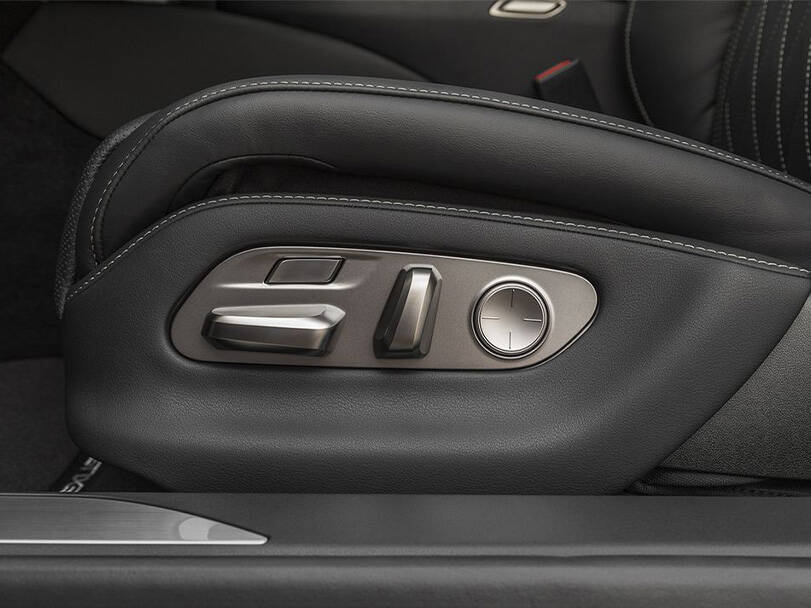 لكزس LS الداخلية 