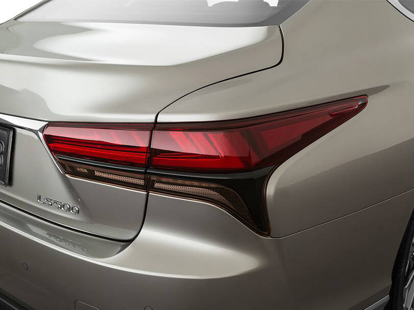 لكزس LS الخارجية 