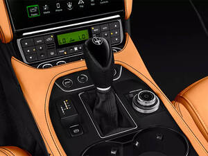 مازيراتي جران كابريو الداخلية 