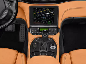 مازيراتي جران كابريو الداخلية 