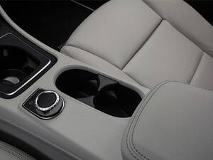 مرسيدس بنز GLA الداخلية 