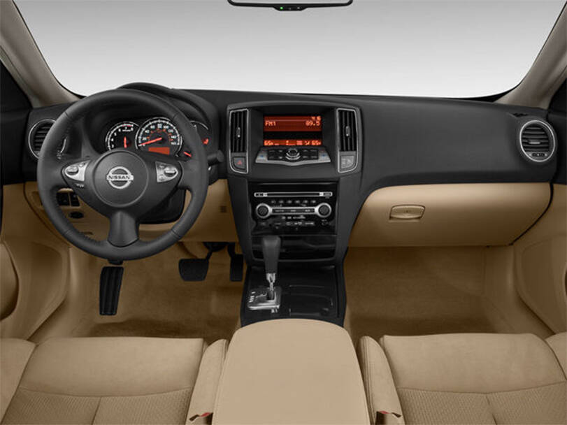 نيسان ماكسما الجيل السابع (A35) الداخلية 