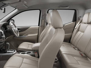 نيسان  نافارا الداخلية 