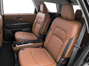 نيسان باثفايندر الداخلية 