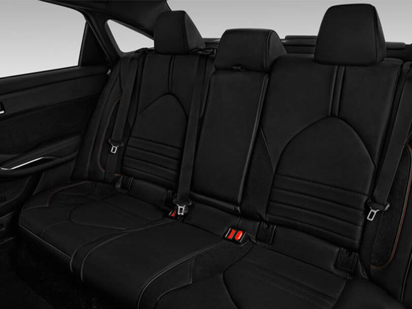 تويوتا أفالون الداخلية 