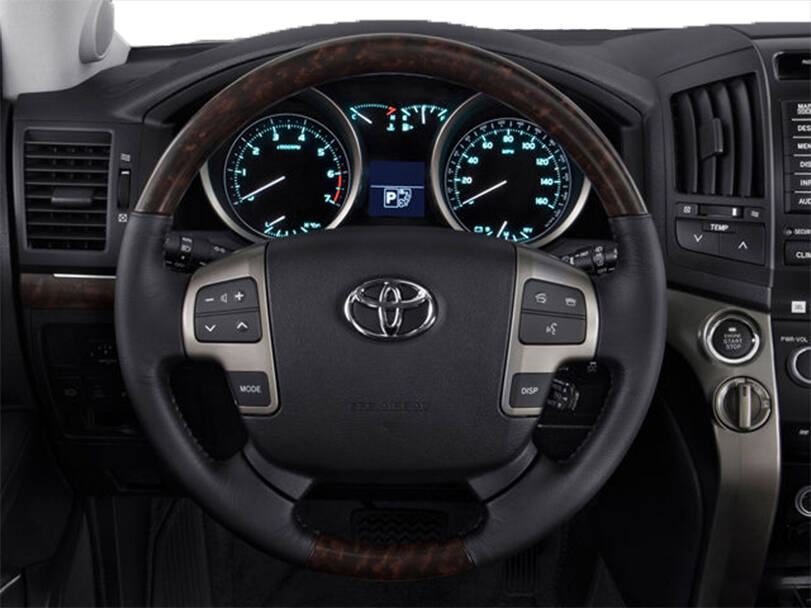 Toyota Land Cruiser 4th (J200) Generation Interior 