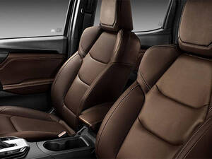 إيسوزو ماكس D الداخلية 