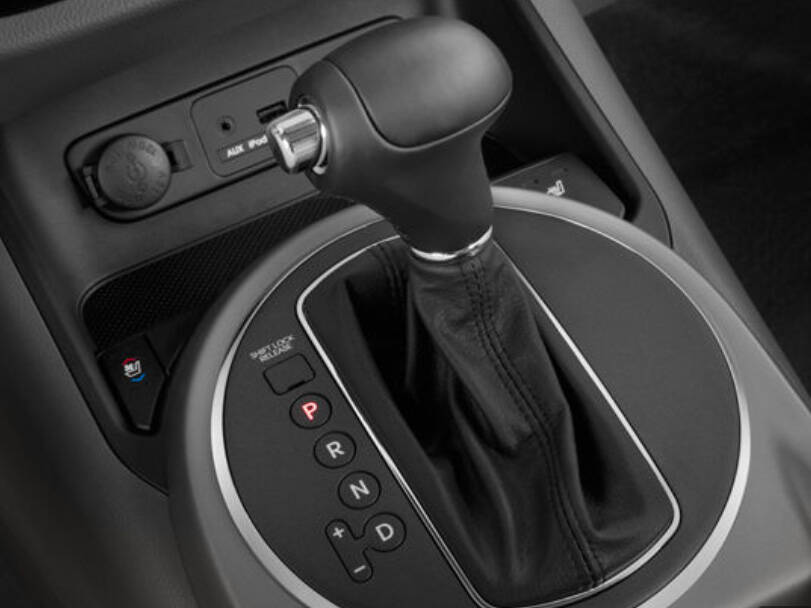 Kia Sportage 3rd (SL) Generation Interior 