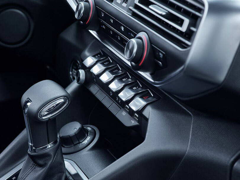 بيجو لاند تريك 2025 الداخلية 