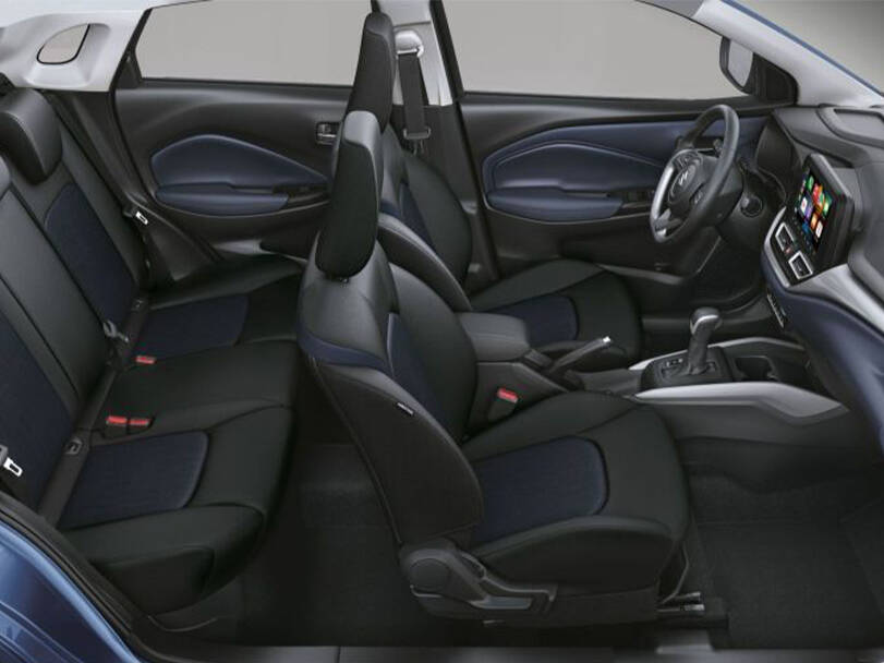 سوزوكي بالينو الداخلية 