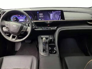 Toyota Crown Interior 