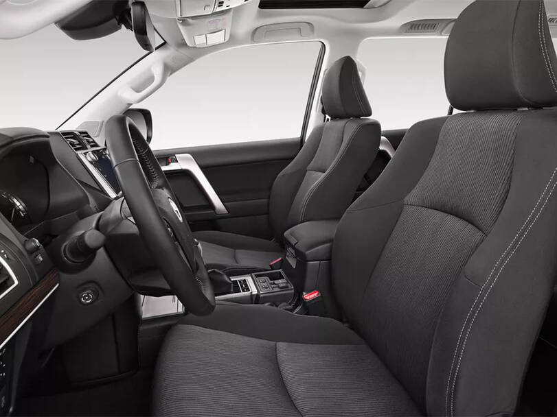 تويوتا لاند كروزر برادو الداخلية 